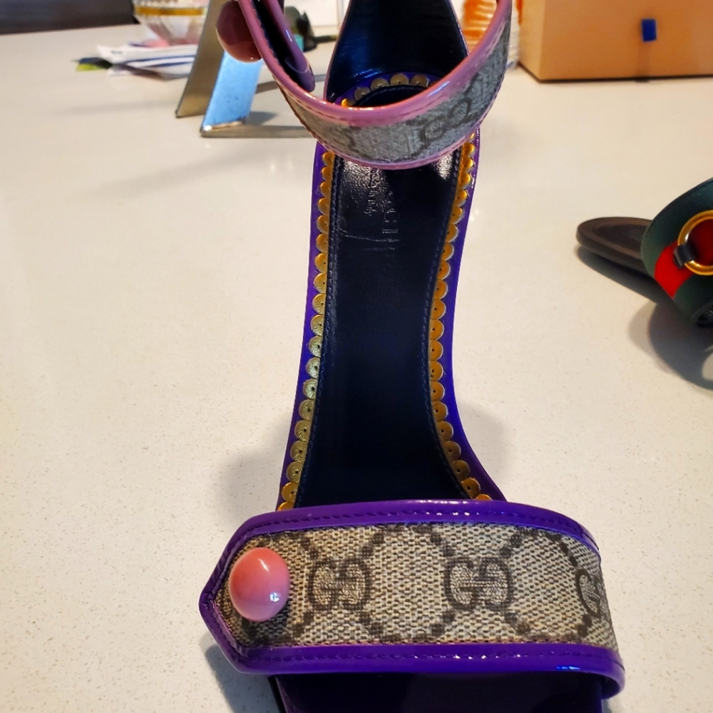 AUTHENTIC GUCCI SHOES